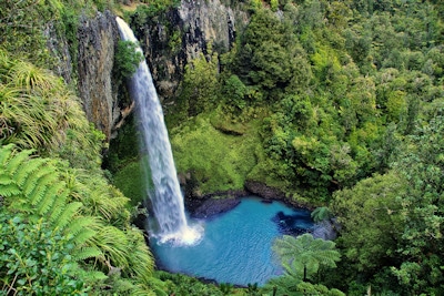 Bridal Veil Fall - New Zealand Eco Lodges-Tours